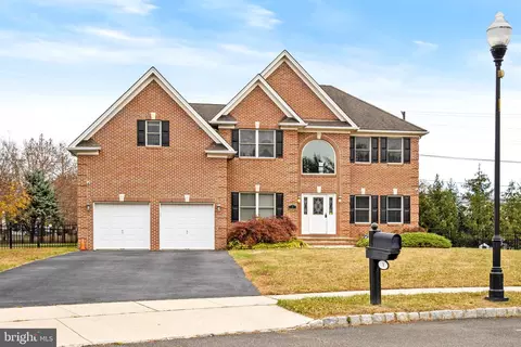 3 Connor Ct, Hamilton, NJ 08690