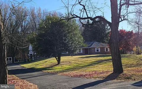 181 Edgebrook Rd, Robbinsville, NJ 08691