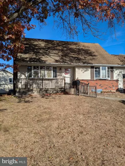 9 Aster Rd, Hamilton, NJ 08690