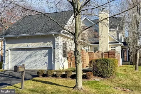 34 Governors Ln, Princeton, NJ 08540