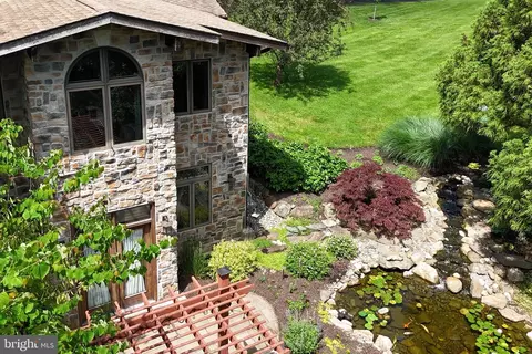 615 Scotch Rd, Pennington, NJ 08534