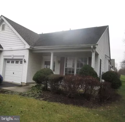 267 Meadowlark Dr, Hamilton, NJ 08690