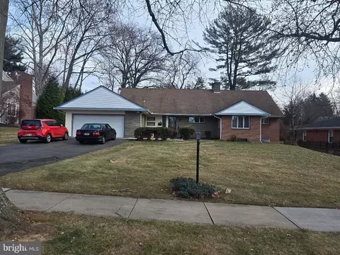114 Cornwall Ave, Trenton, NJ 08618
