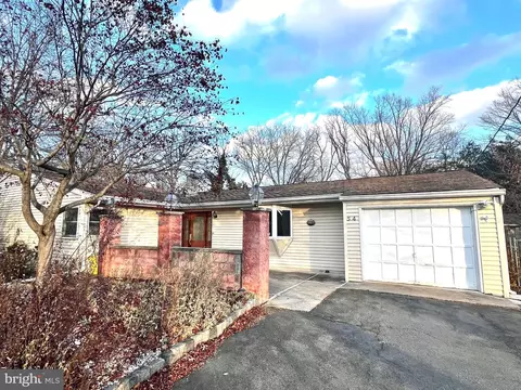 54 Penn Lyle Rd, Princeton Junction, NJ 08550
