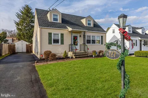 127 Hoover Ave, Hamilton, NJ 08619