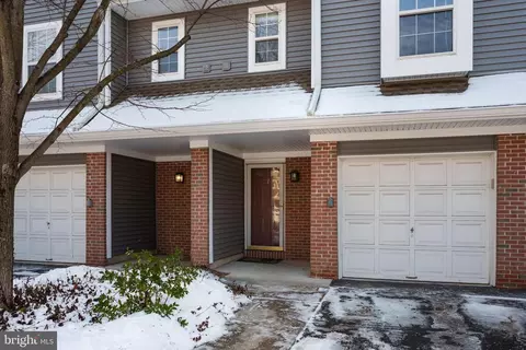 27 Halstead Pl, Princeton, NJ 08540
