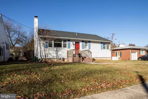 25 Kinney Dr, Ewing, NJ 08618