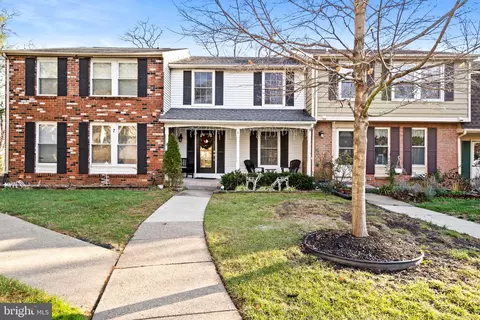 8 Woodland Ct, Hamilton, NJ 08610