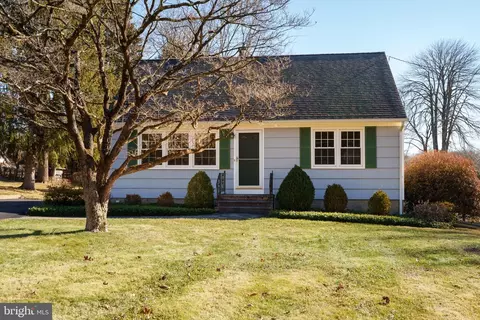 11 Nedsland Ave, Titusville, NJ 08560