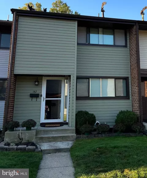 142 Bennington Dr, East Windsor, NJ 08520