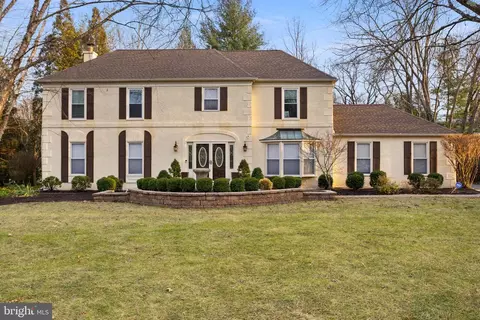 1 Bromley Ct, Lawrenceville, NJ 08648
