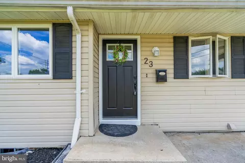 23 Downing Rd, Hamilton, NJ 08690