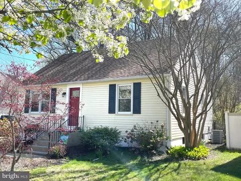 110 Deerwood Dr, Hamilton, NJ 08619