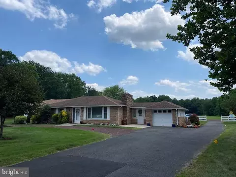 345 Edgebrook Rd, Robbinsville, NJ 08691