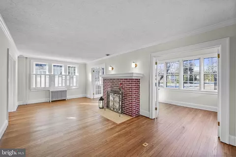 Living - 2046 Pennington Rd, Ewing, NJ 08618 photo 1 of 4