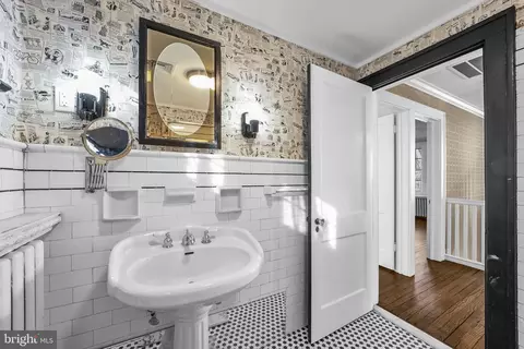Bath - 2046 Pennington Rd, Ewing, NJ 08618 photo 3 of 3