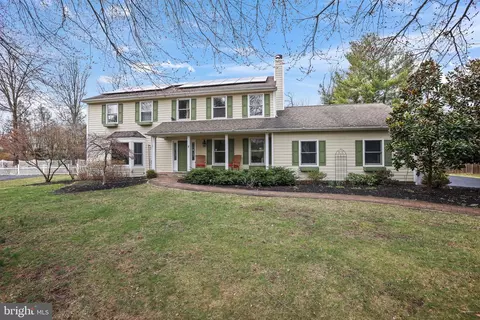5 Landing Ln, Princeton Junction, NJ 08550
