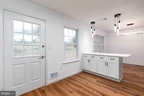 Entry Way - 26 Pilgrim Ct, Ewing, NJ 08628 photo 4 of 5