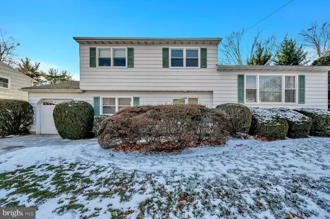 21 Allen Ln, Lawrence, NJ 08648