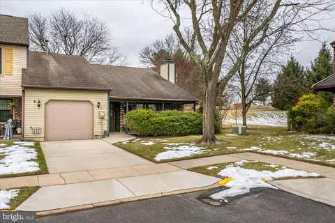 20 Abby Ct, Robbinsville, NJ 08691