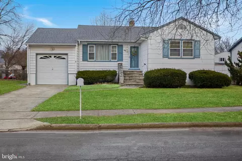 60 Goldey Ave, Hamilton, NJ 08610