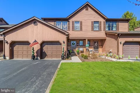 55 Cliveden Ct, Lawrenceville, NJ 08648
