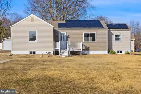 94 Phillips Ave, Hamilton, NJ 08610