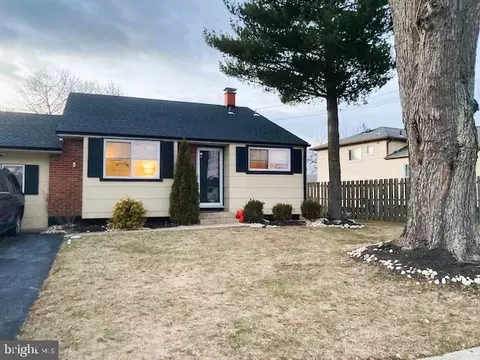 56 Sunnybrae Blvd, Hamilton, NJ 08620