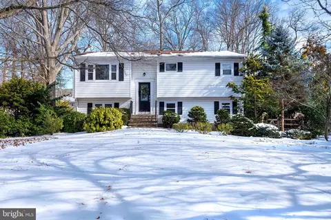 36 Oak Branch Rd, East Windsor, NJ 08512