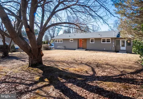 5 Edwards Pl, Ewing, NJ 08628