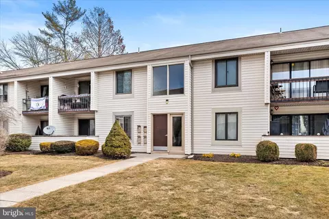8 Avon Drive, East Windsor, NJ 08520
