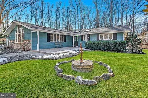 20 Beechwood Dr, Robbinsville, NJ 08691