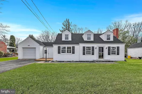 39 Meadowbrook, Lawrence, NJ 08648