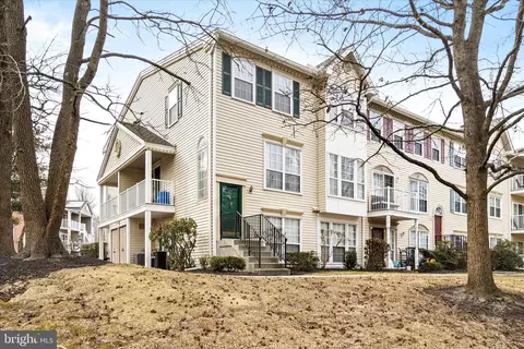 49 Versailles Ct, Hamilton, NJ 08619