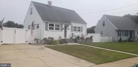 52 Gerard Rd, Hamilton, NJ 08620