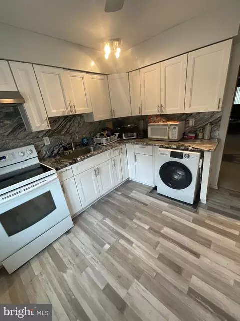 Kitchen - 413 Silver Ct, Hamilton, NJ 08690 photo 1 of 2