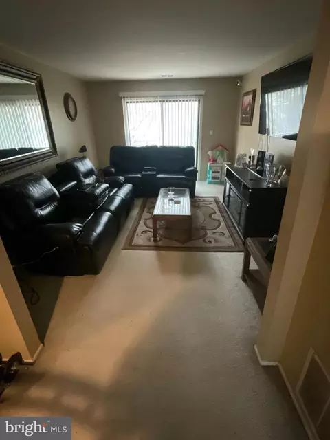 413 Silver Ct, Hamilton, NJ 08690