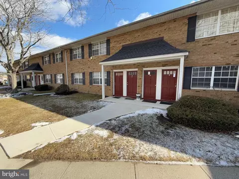 50 8 Garden Vw, East Windsor, NJ 08520