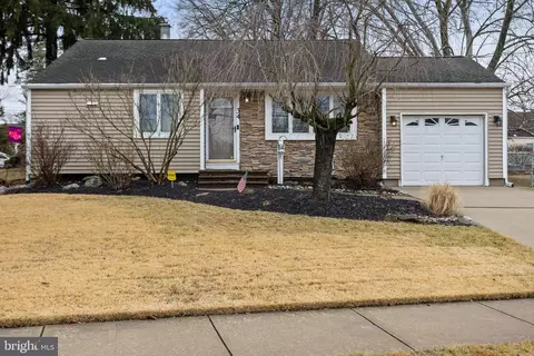 34 Elton Ave, Hamilton, NJ 08620