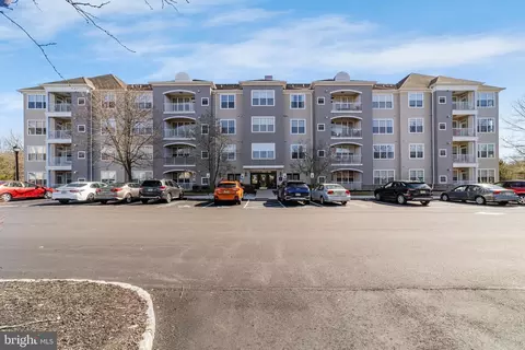 121 Masterson Ct, Ewing, NJ 08618