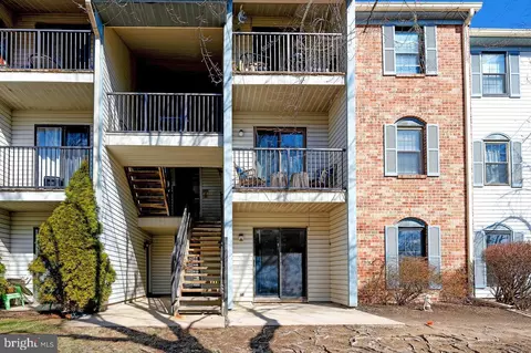 41 Voscek Ct, Lawrenceville, NJ 08648