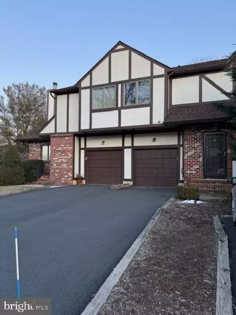 3 Balamor Ln, Ewing, NJ 08628