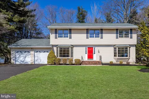 6 Wood Hollow Rd, Princeton Junction, NJ 08550
