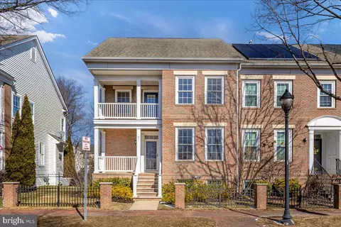 51 Malsbury St, Robbinsville, NJ 08691