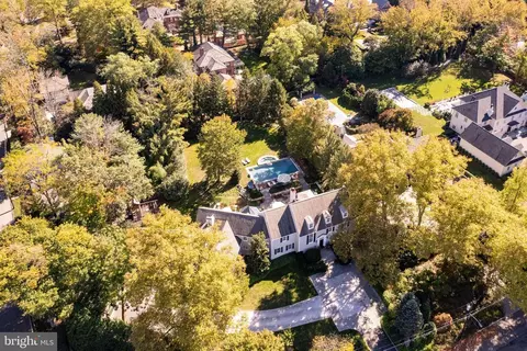 70 Cleveland Ln, Princeton, NJ 08540