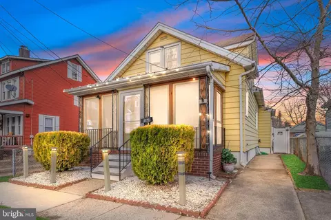 16 Klein Ave, Hamilton, NJ 08629
