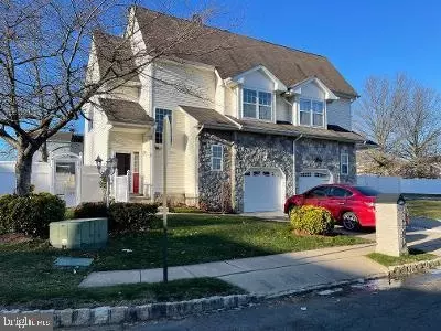 7 Bonnie Ct, Lawrenceville, NJ 08648