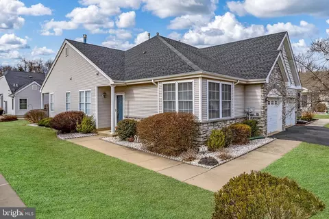 83 Burholme Dr, Hamilton, NJ 08691