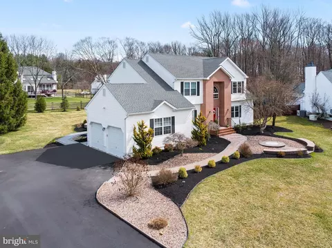 3 Herman Ct, Robbinsville, NJ 08691
