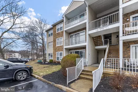 71 Mulberry Ct, Hamilton, NJ 08619